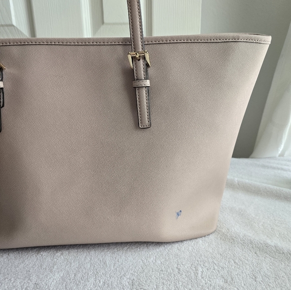 Michael Kors Beige Tote Bag - Picture 8 of 17